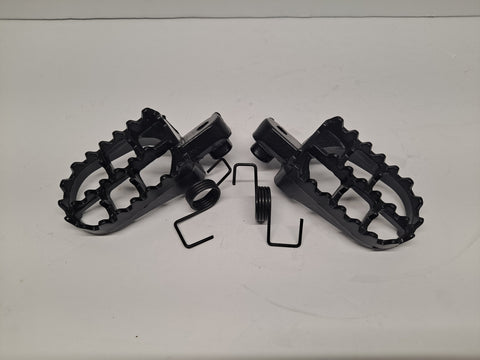 Trail Bike Foot Pegs fits Honda, Kawasaki, Yamaha and Pit Bikes